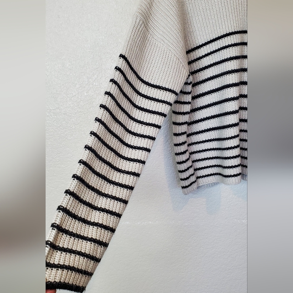 💚5/$25 TRUTH By Republic Striped Turtleneck Oversized Cozy Knit Sweater Small - Picture 4 of 9